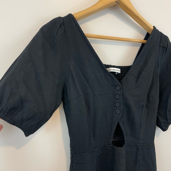 Abercrombie & Fitch XXS black mini dress with keyhole detail and smocked back - Picture 2 of 8